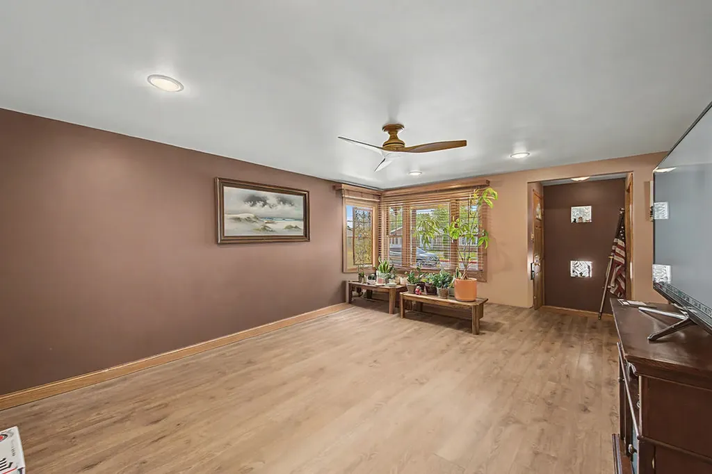 12801 South Exchange Avenue Chicago IL 60633