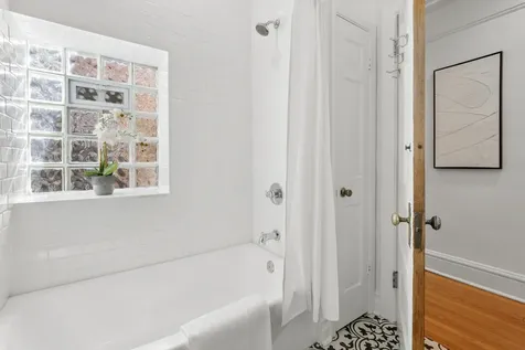 5631 South Dorchester Avenue Chicago IL 60637