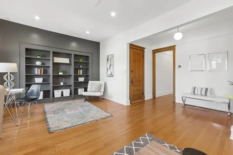 5631 South Dorchester Avenue Chicago IL 60637