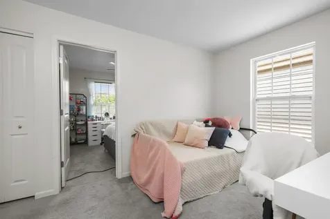 3633 Hyde Park Court Elgin IL 60124