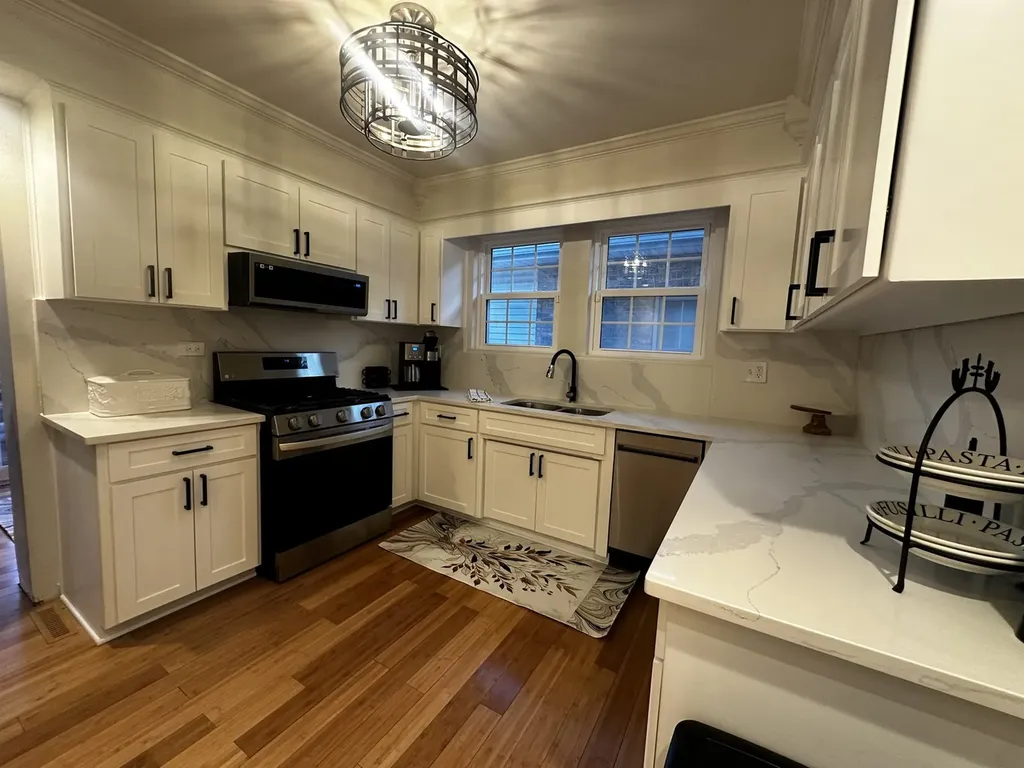3147 Sunnyside Avenue Brookfield IL 60513