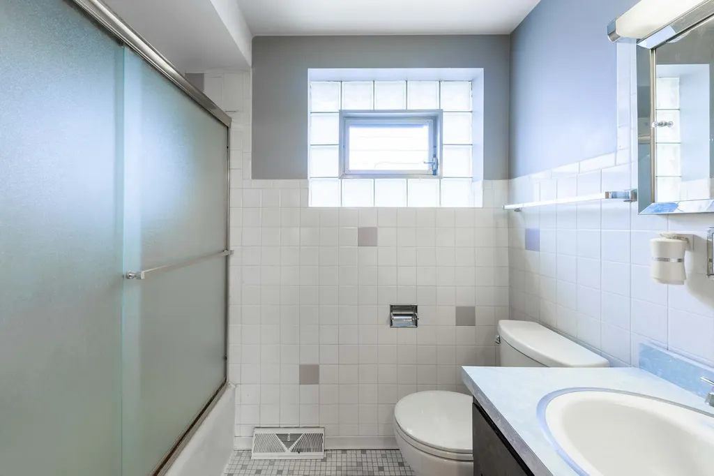 5530 South Merrimac Avenue Chicago IL 60638