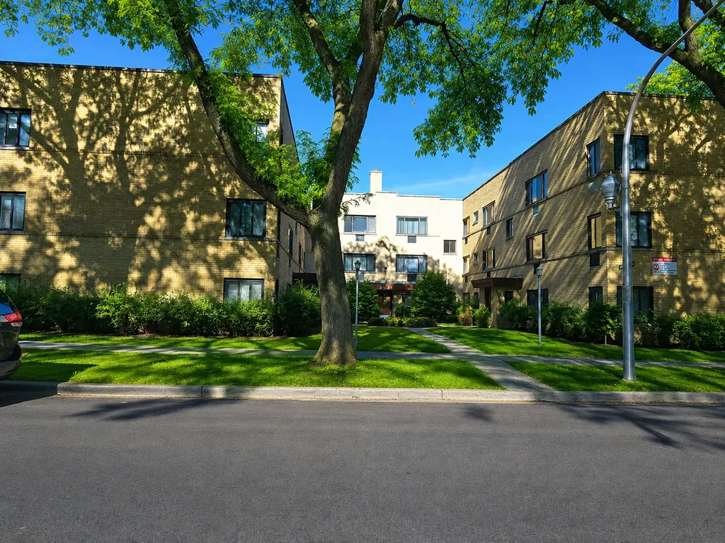 2038 West Jarvis Avenue Chicago IL 60626