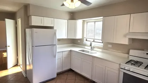 2038 West Jarvis Avenue Chicago IL 60626