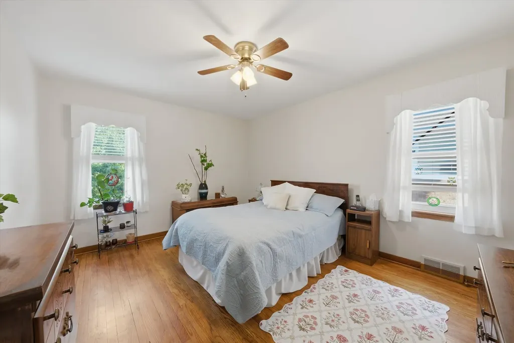 5142 South Lockwood Avenue Chicago IL 60638