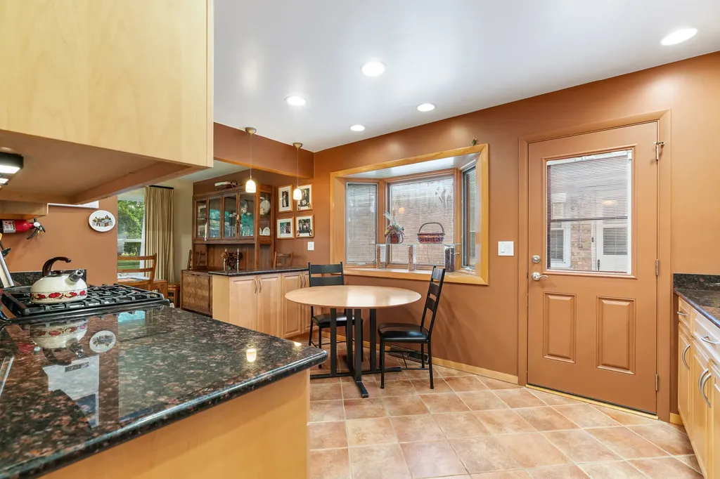 8446 Avers Avenue Skokie IL 60076