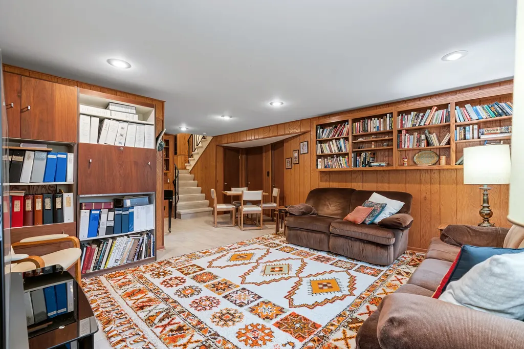 8446 Avers Avenue Skokie IL 60076