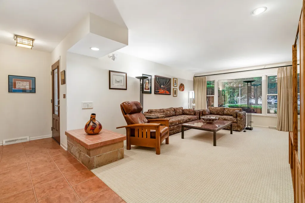 8446 Avers Avenue Skokie IL 60076