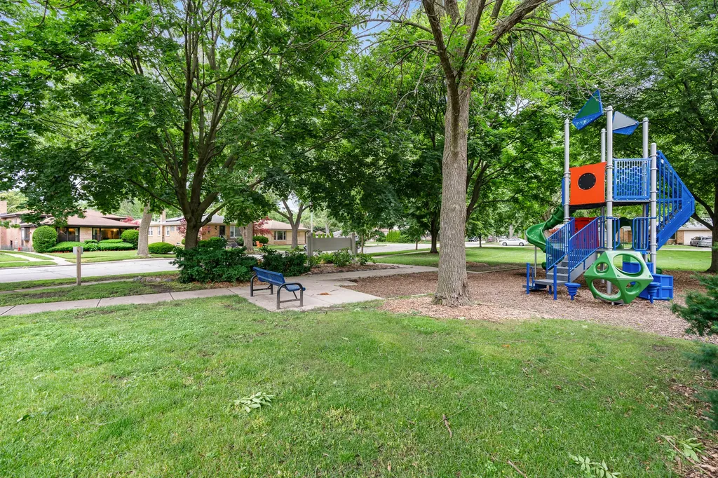 8446 Avers Avenue Skokie IL 60076