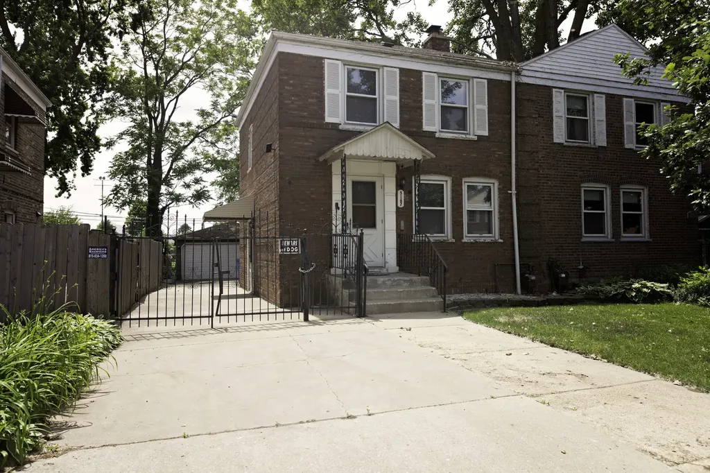 5167 West 63rd Place Chicago IL 60638