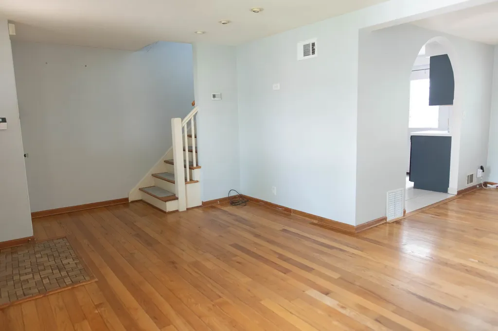 5167 West 63rd Place Chicago IL 60638