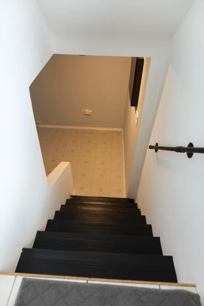 5167 West 63rd Place Chicago IL 60638