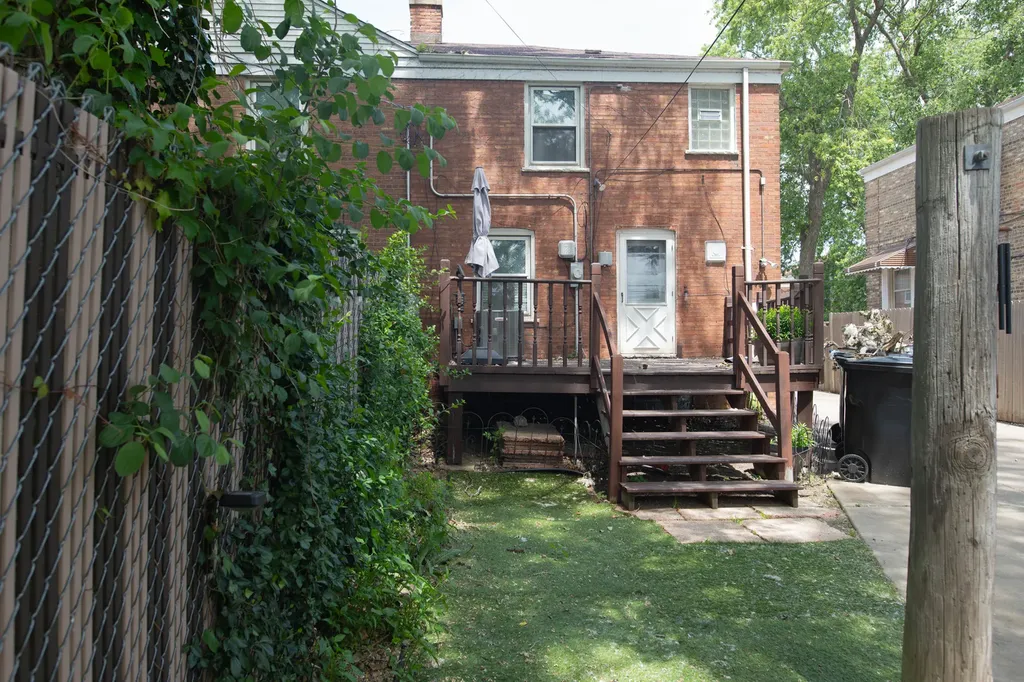 5167 West 63rd Place Chicago IL 60638