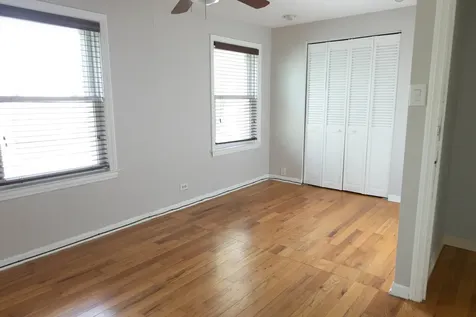 5167 West 63rd Place Chicago IL 60638