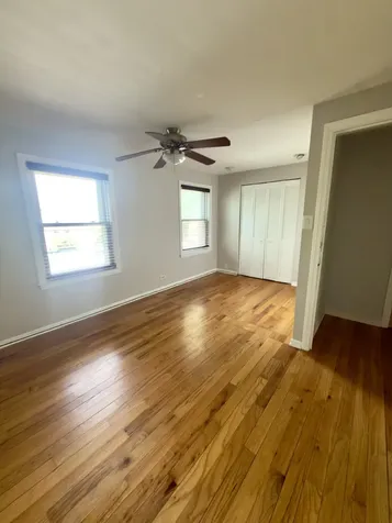5167 West 63rd Place Chicago IL 60638