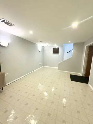 5167 West 63rd Place Chicago IL 60638
