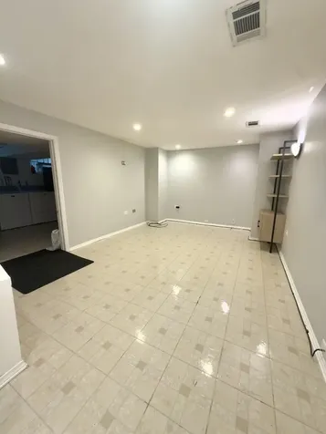 5167 West 63rd Place Chicago IL 60638