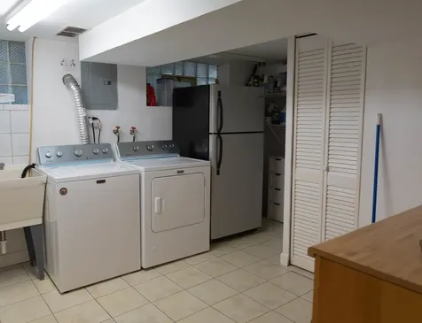 5167 West 63rd Place Chicago IL 60638