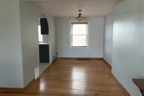 5167 West 63rd Place Chicago IL 60638