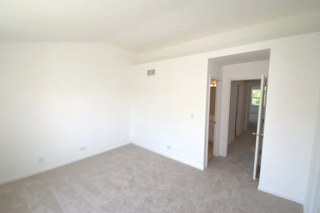 5564 Elizabeth Place Rolling Meadows IL 60008