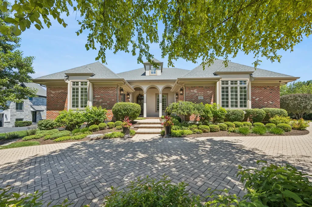 11954 Crosscreek Court Burr Ridge IL 60527