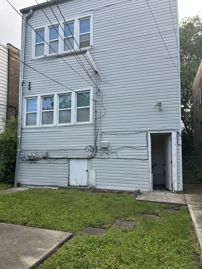 7637 South Sangamon Street Chicago IL 60620