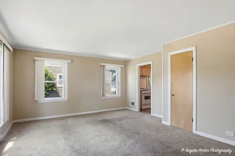 1972 Fargo Avenue Des Plaines IL 60018