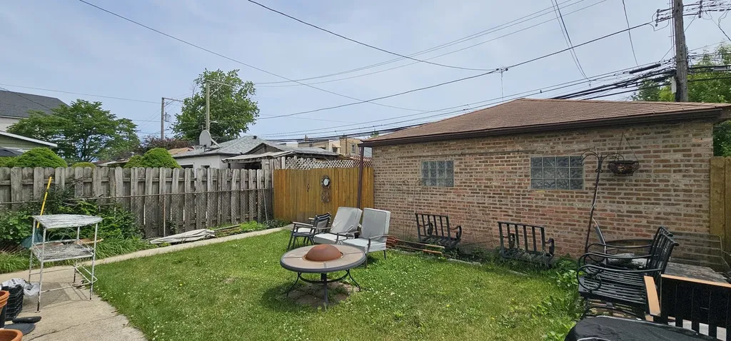 3823 North Bernard Street Chicago IL 60618