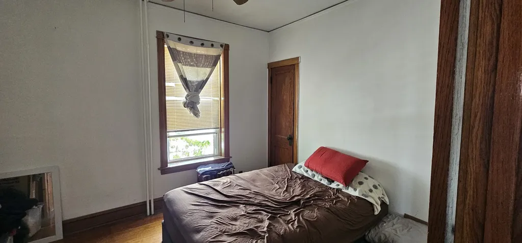 3823 North Bernard Street Chicago IL 60618