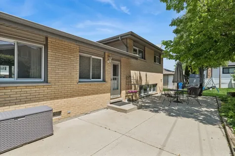 801 East Greenwood Drive Mount Prospect IL 60056