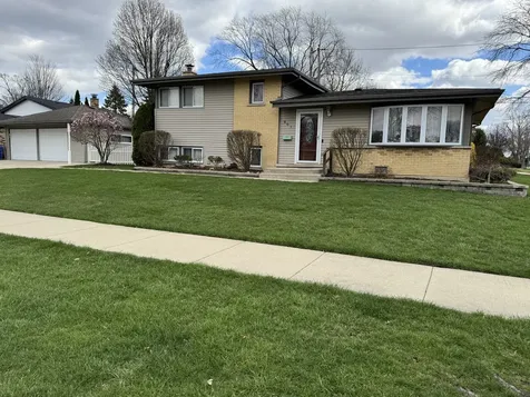 801 East Greenwood Drive Mount Prospect IL 60056