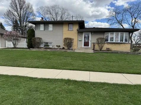 801 East Greenwood Drive Mount Prospect IL 60056