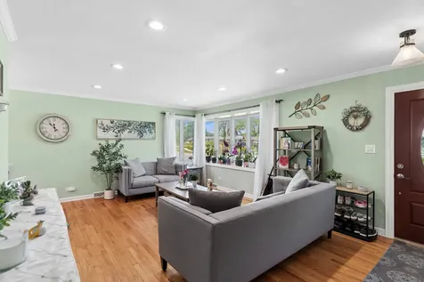 801 East Greenwood Drive Mount Prospect IL 60056