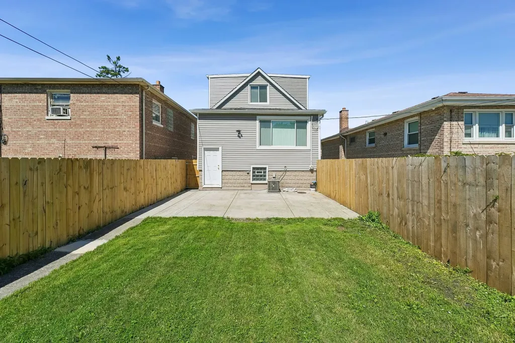 9139 South Oglesby Avenue Chicago IL 60617