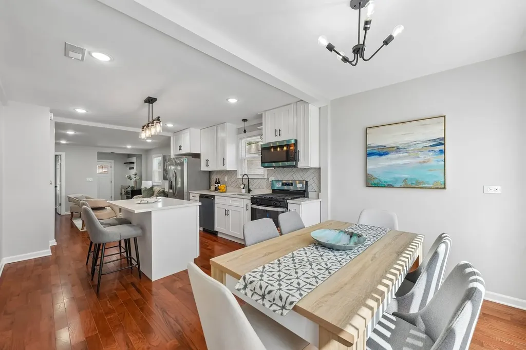 9139 South Oglesby Avenue Chicago IL 60617
