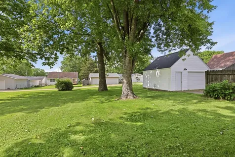 1014 Steinman Street Dixon IL 61021