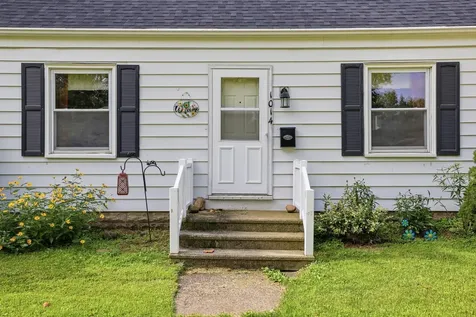 1014 Steinman Street Dixon IL 61021