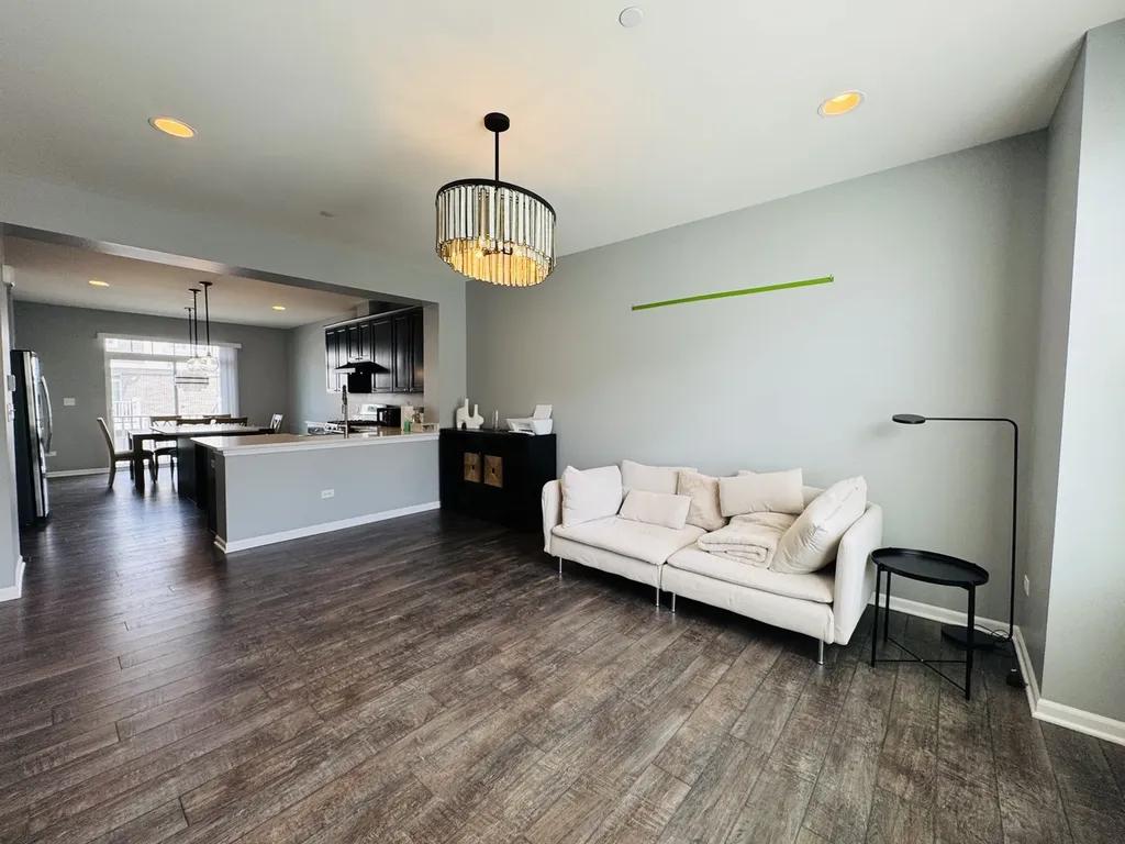 2933 Madison Drive Naperville IL 60564