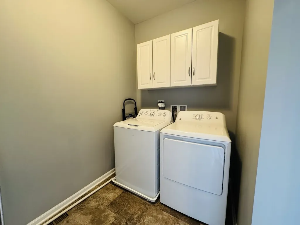 2933 Madison Drive Naperville IL 60564