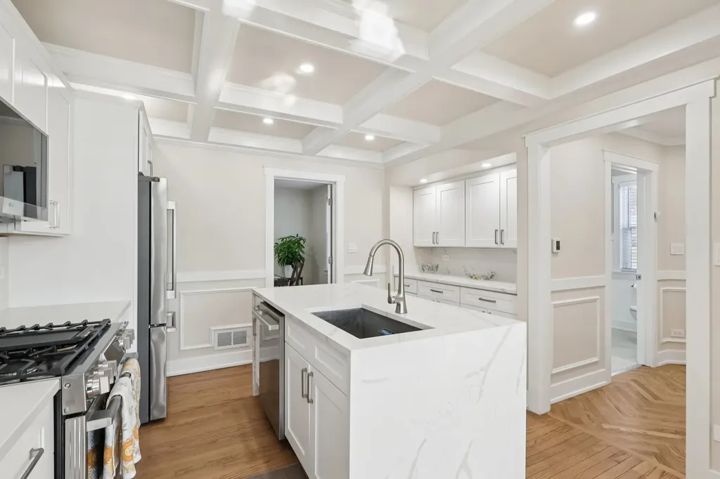 6014 West Fletcher Street Chicago IL 60634