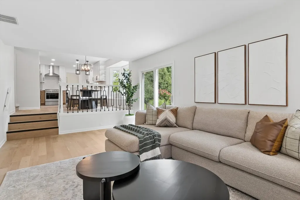 1246 Ardmore Drive Naperville IL 60540