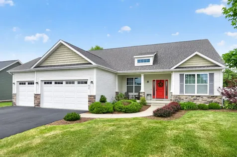 855 Coventry Circle N Sycamore IL 60178