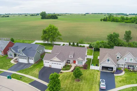 855 Coventry Circle N Sycamore IL 60178