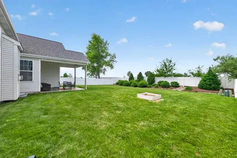 855 Coventry Circle N Sycamore IL 60178