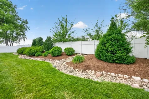 855 Coventry Circle N Sycamore IL 60178