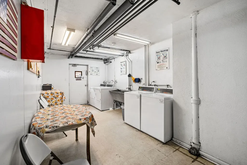 1441 West Farwell Avenue Chicago IL 60626