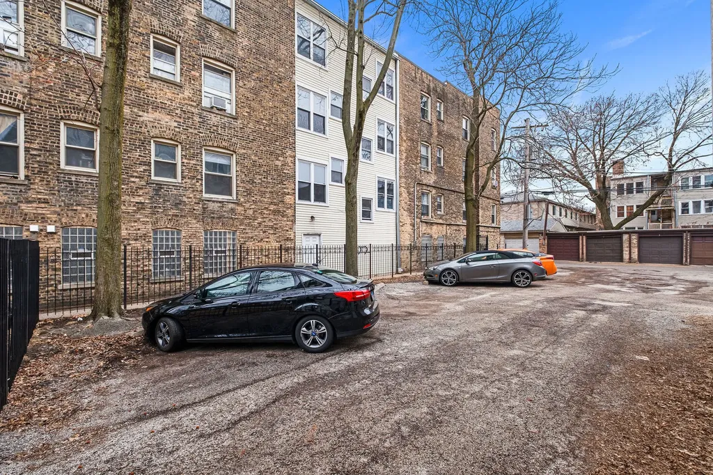 1441 West Farwell Avenue Chicago IL 60626