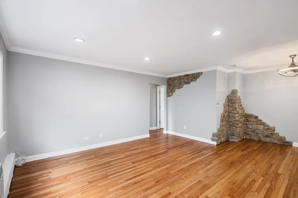 1441 West Farwell Avenue Chicago IL 60626