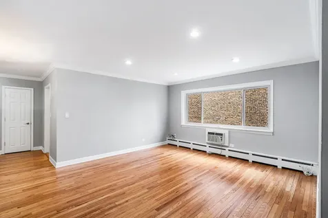 1441 West Farwell Avenue Chicago IL 60626
