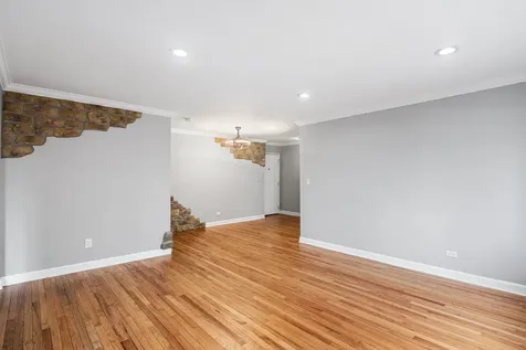 1441 West Farwell Avenue Chicago IL 60626